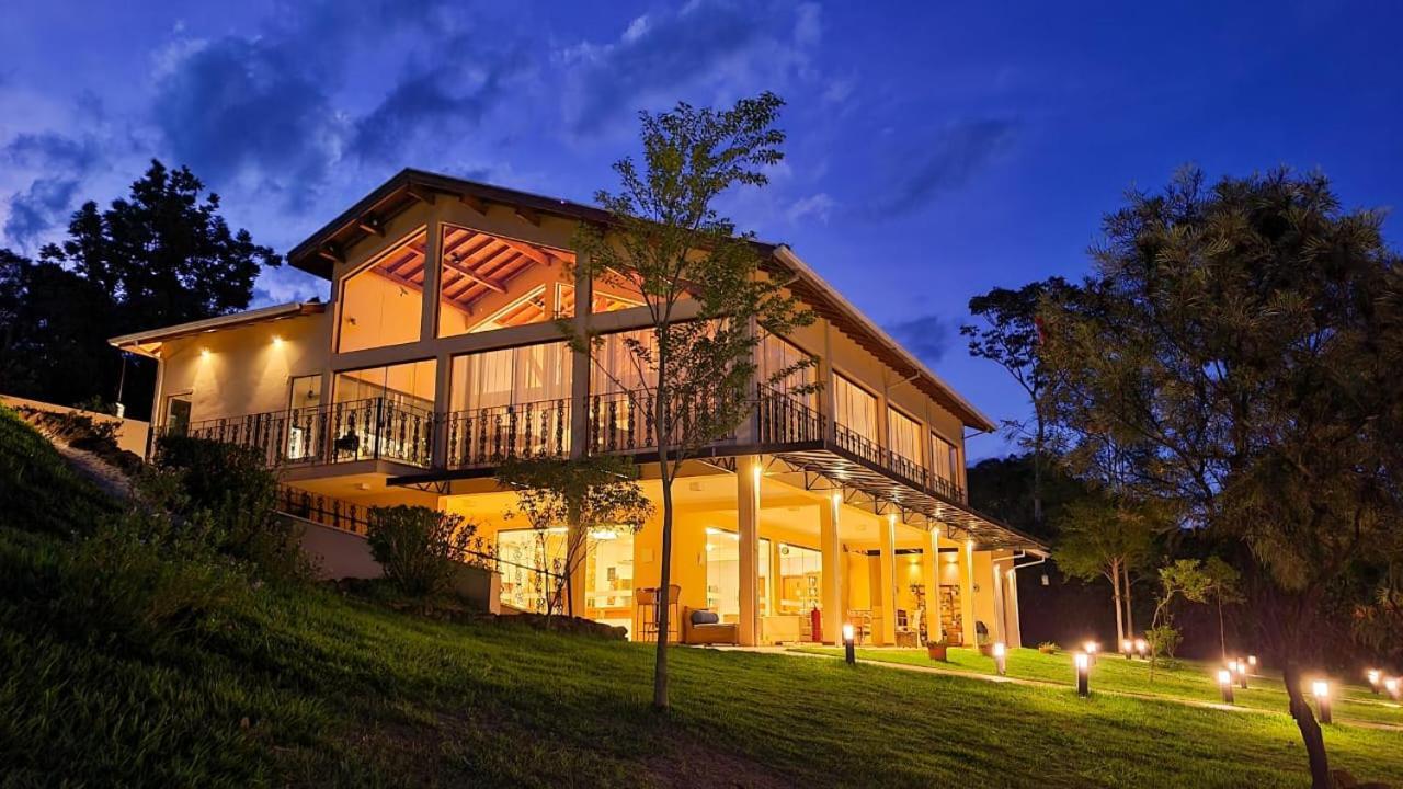 Pousada Fazenda Peroba Rosa Pedregulho Exterior foto